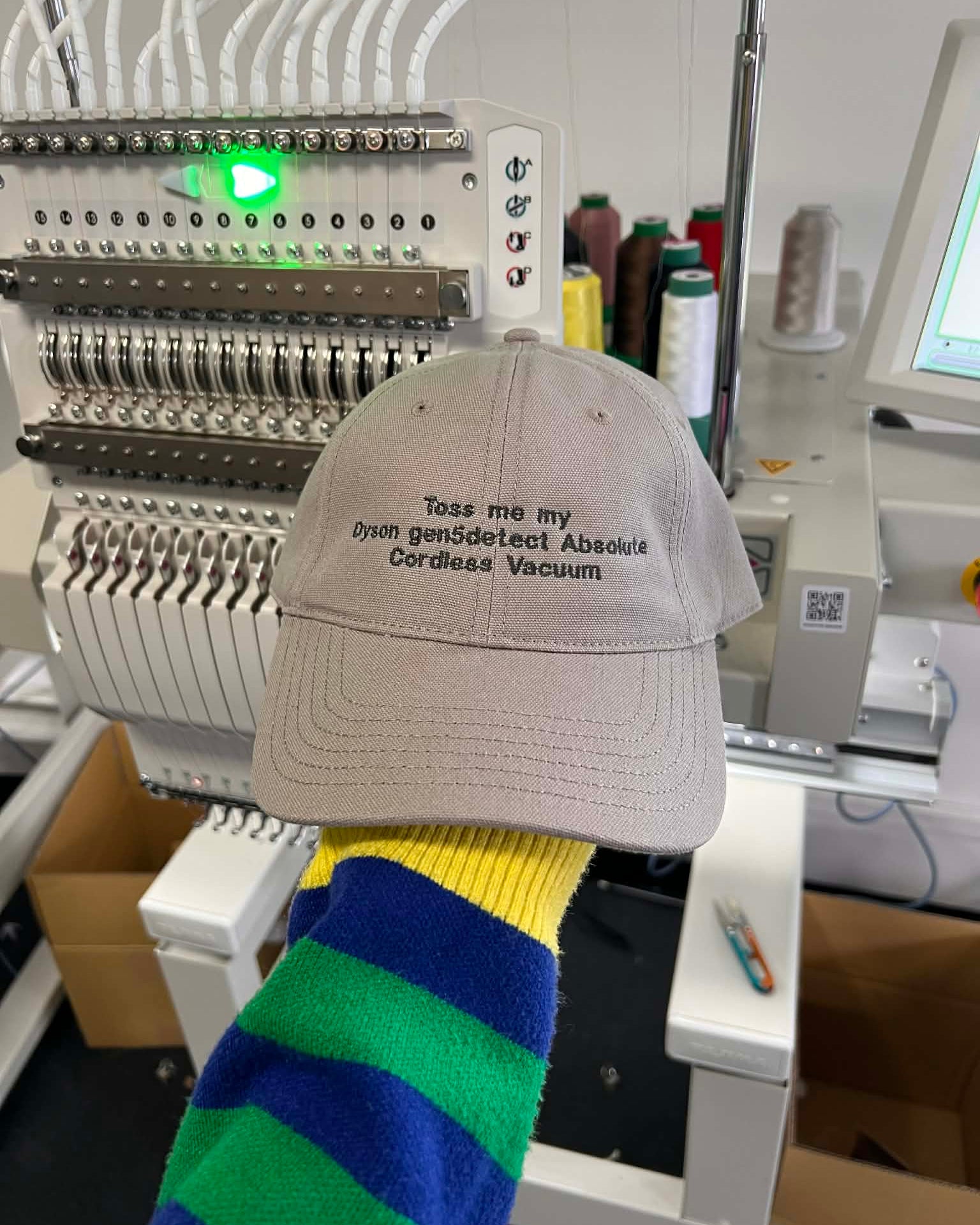 Dyson Gen5detect Absolute Cordless Vacuum Hat